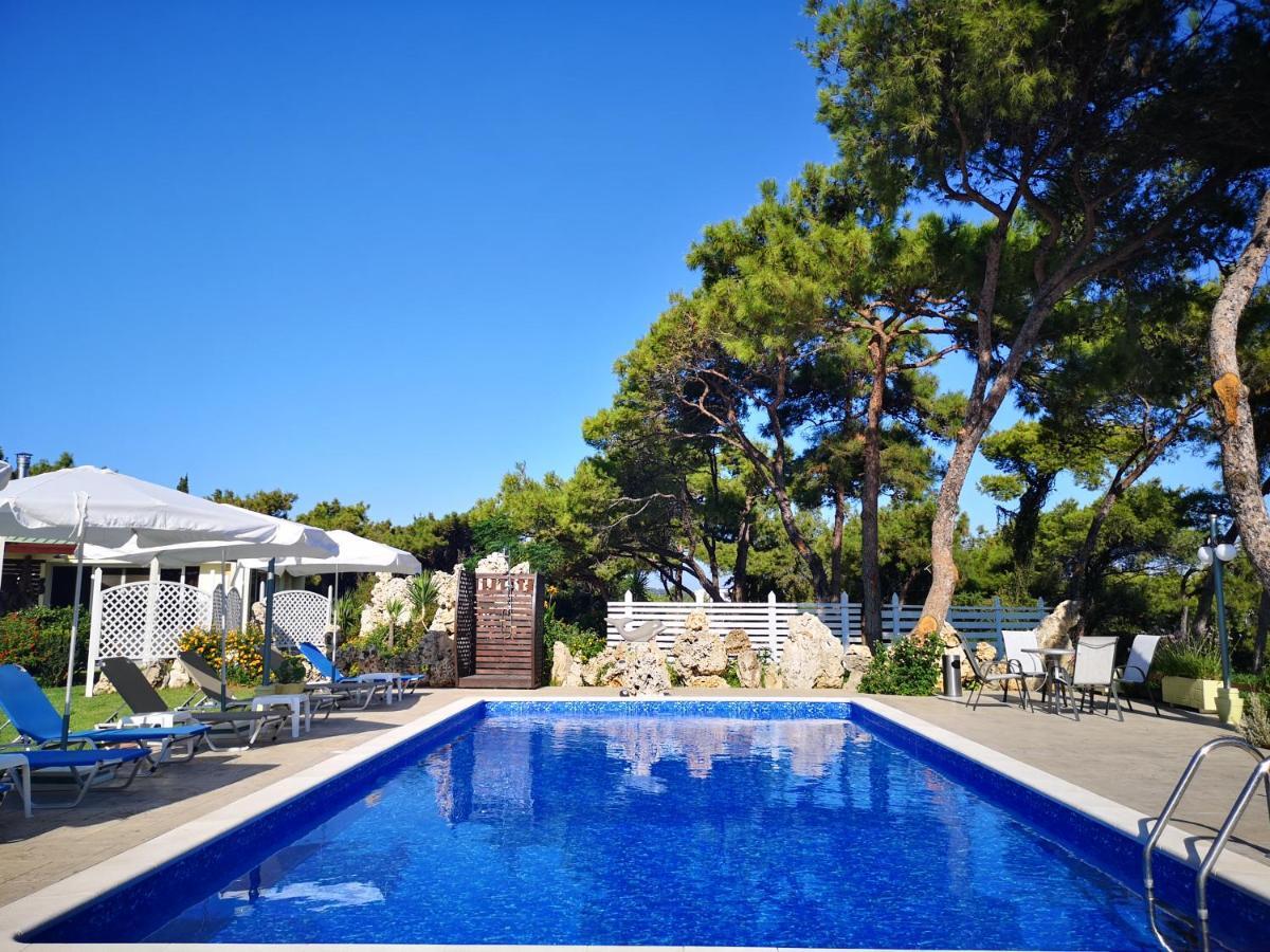 Louis Luxury Villa By Living In Blue Koskinou  Bagian luar foto