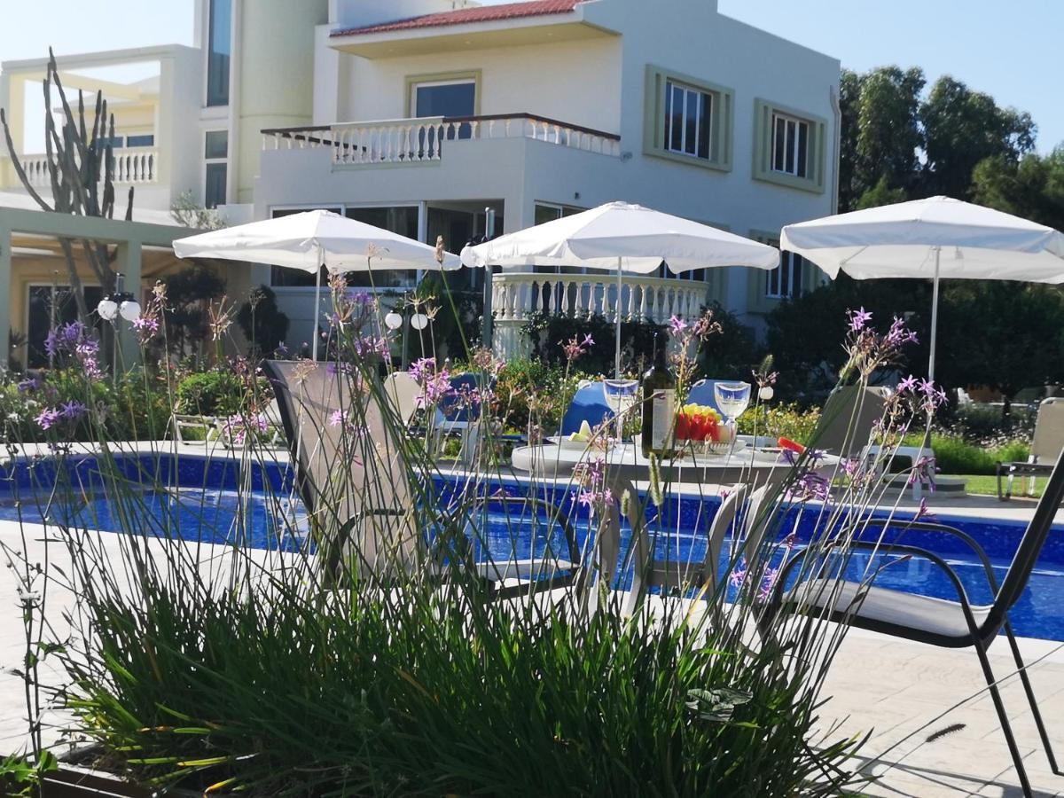 Louis Luxury Villa By Living In Blue Koskinou  Bagian luar foto