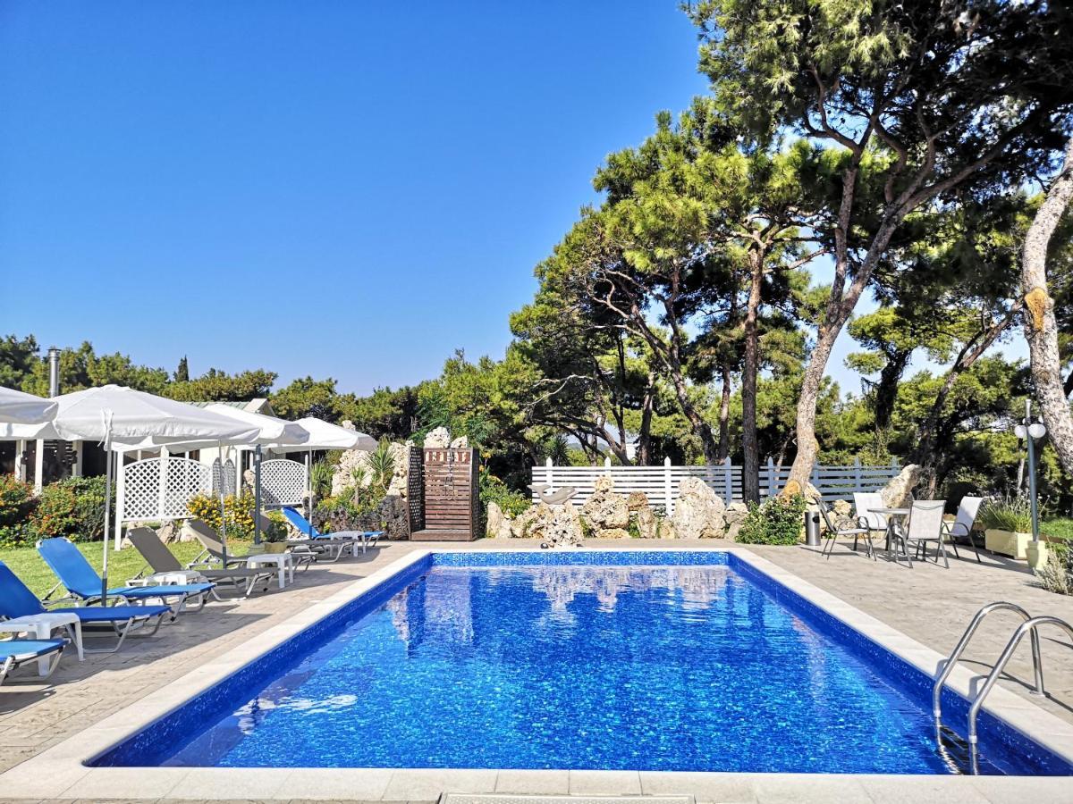 Louis Luxury Villa By Living In Blue Koskinou  Bagian luar foto