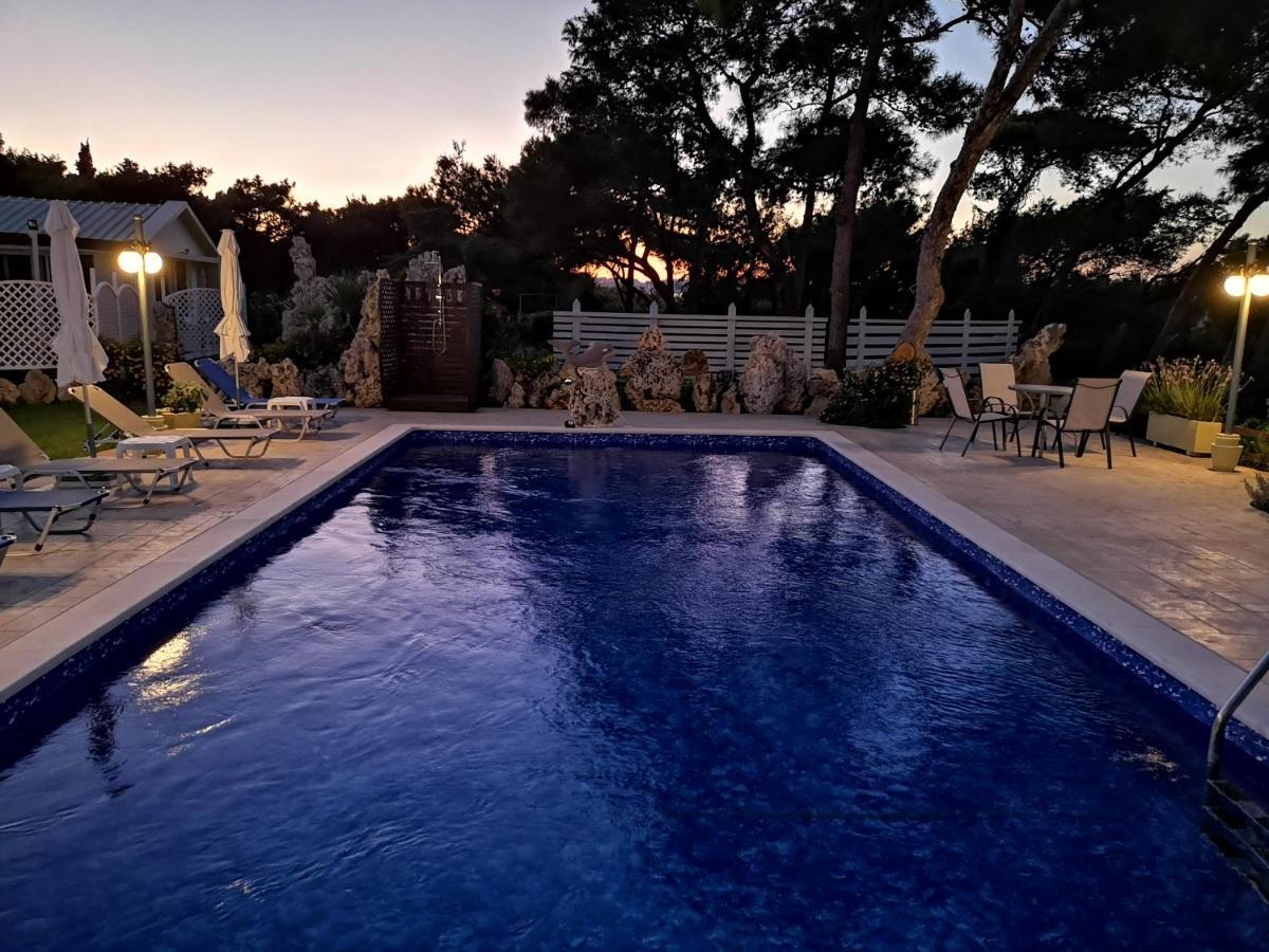 Louis Luxury Villa By Living In Blue Koskinou  Bagian luar foto